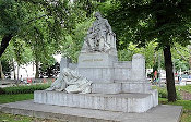 Pomnik Johannesa Brahmsa na Karlsplatz w Wiedniu, Karlsplatz
