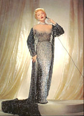 Marlene Dietrich na scenie Sahara Hotel w Las Vegas